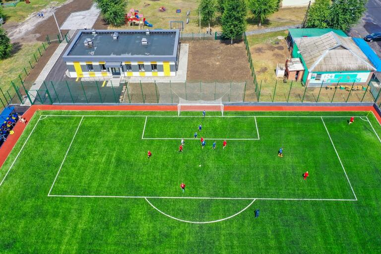 У Придніпровському Нікопольського району відкрили новий стадіон